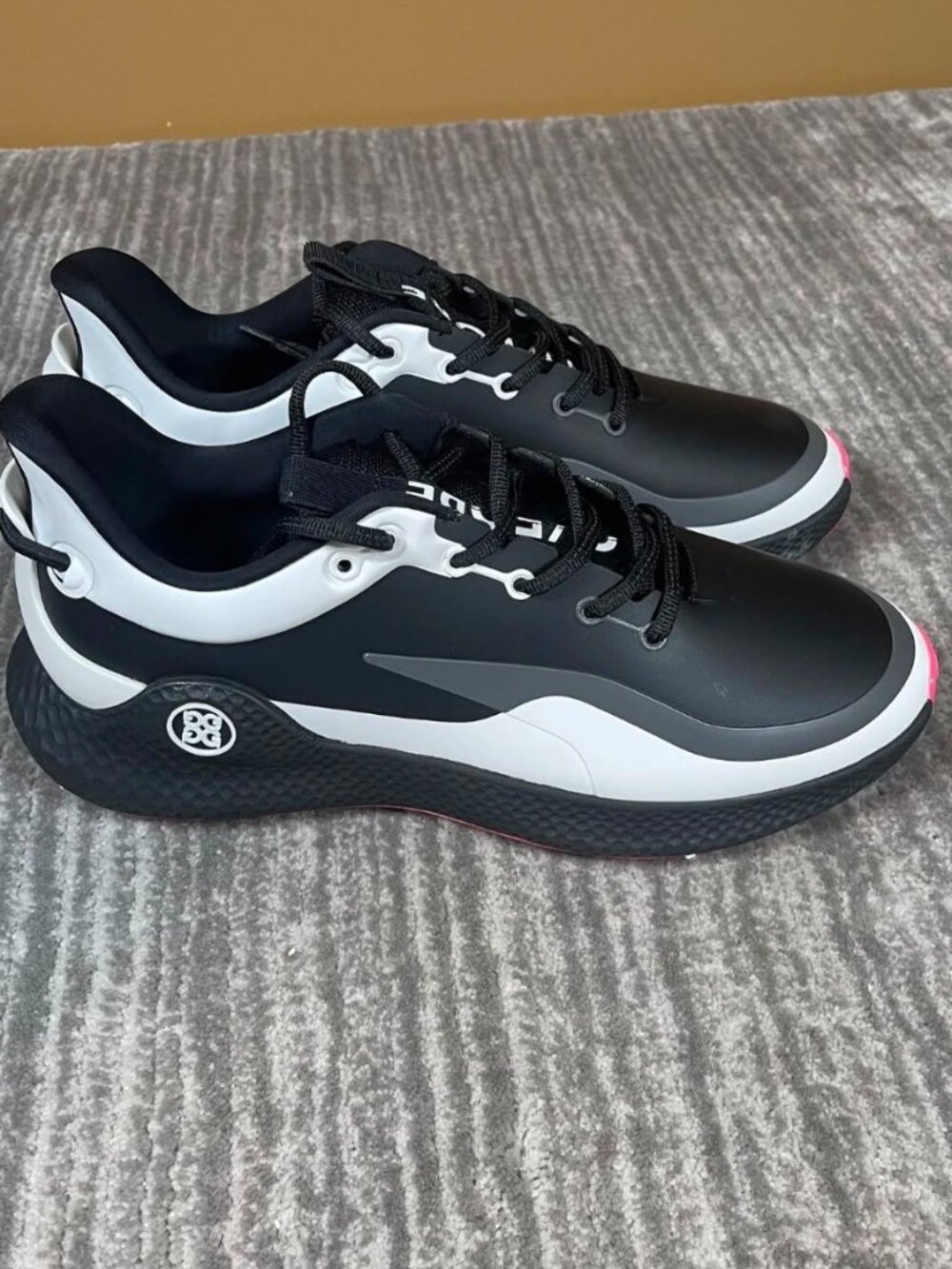 G/FORE MG4+ O2 G/LOCK GOLF SHOES ONYX WHITE PINK GMF000127 MEN'S SIZE 9.5